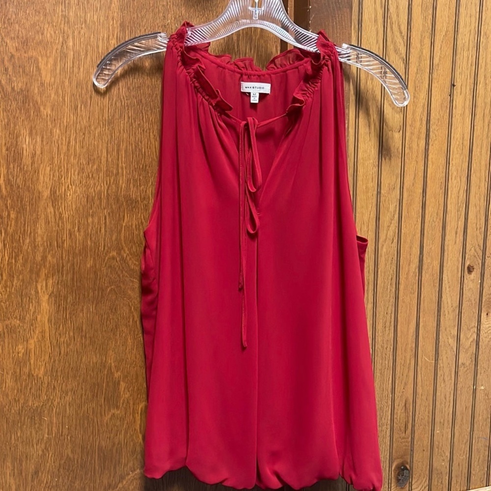 Red Max Studio Tank Size M